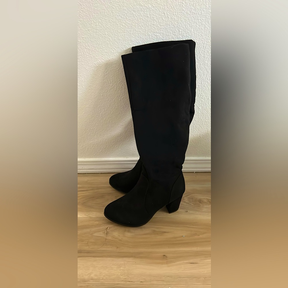 knee high heel boots suede like material black 7.5 size and 2.5 inch heel